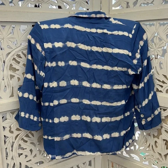 NWOT Rare vintage Acacia silk blazer. Color: Pacific Tides. Size: Small